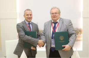 Кораблев и Боровиков на подписании